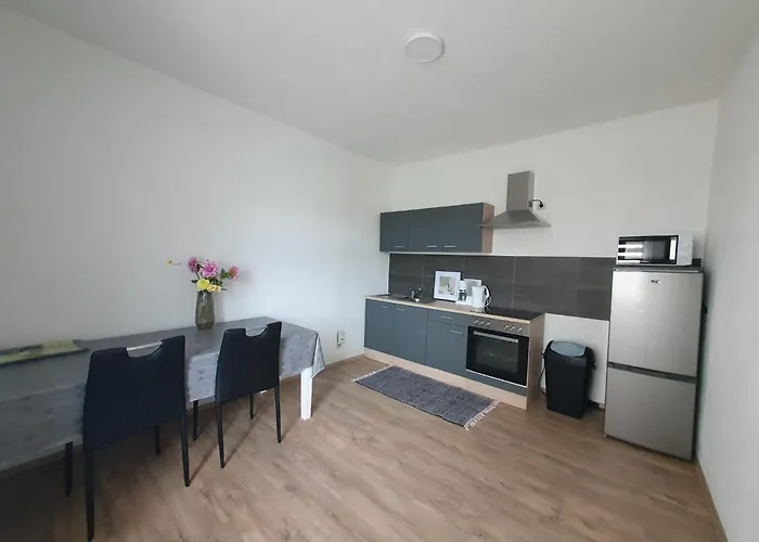 Pension,ferien, Monteurwohnung , Unterkunft,zimmer Lägenhet *